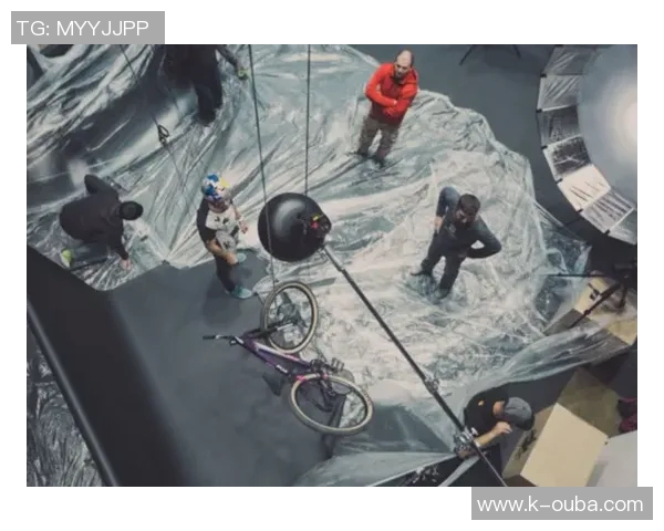 蝶泳赛场风云变幻 运动员如何在水中追求极限速度与技巧的完美融合 蝶泳赛场风云变幻 运动员如何在水中追求极限速度与技巧的完美融合